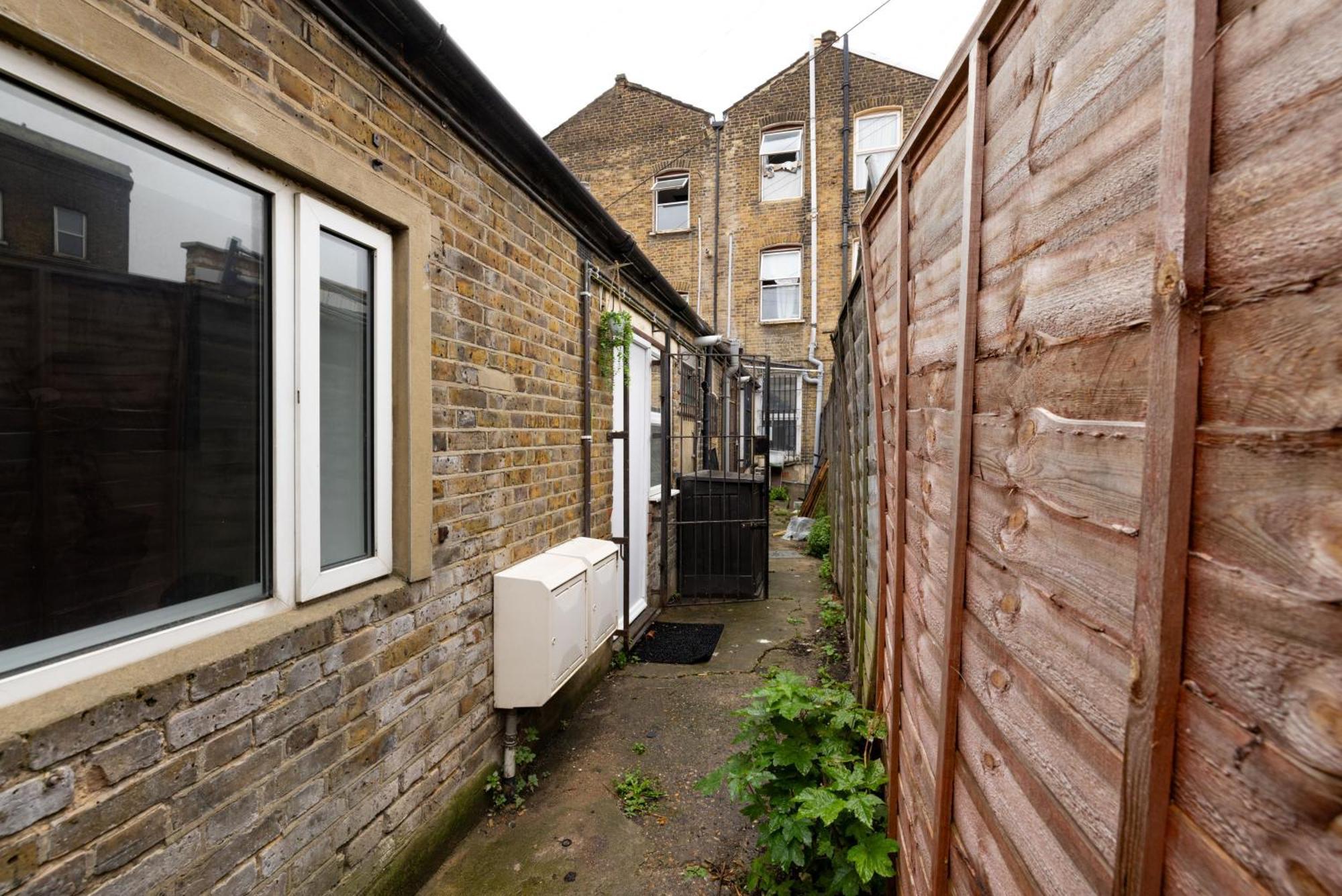 1Bd Apartment Near Olympic Park, East Londen Buitenkant foto
